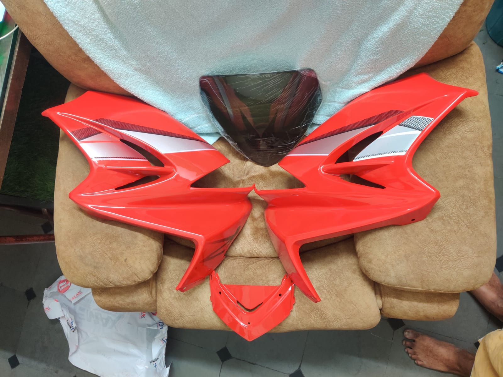 Hero Karizma R Headlight Visor Mask Fairing Red Hero Karizma R Headlight Visor Mask Fairing Red