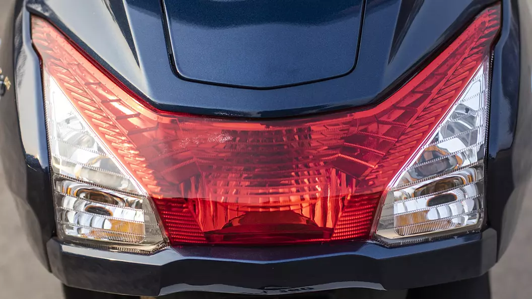 Activa 6g tail top light cover price
