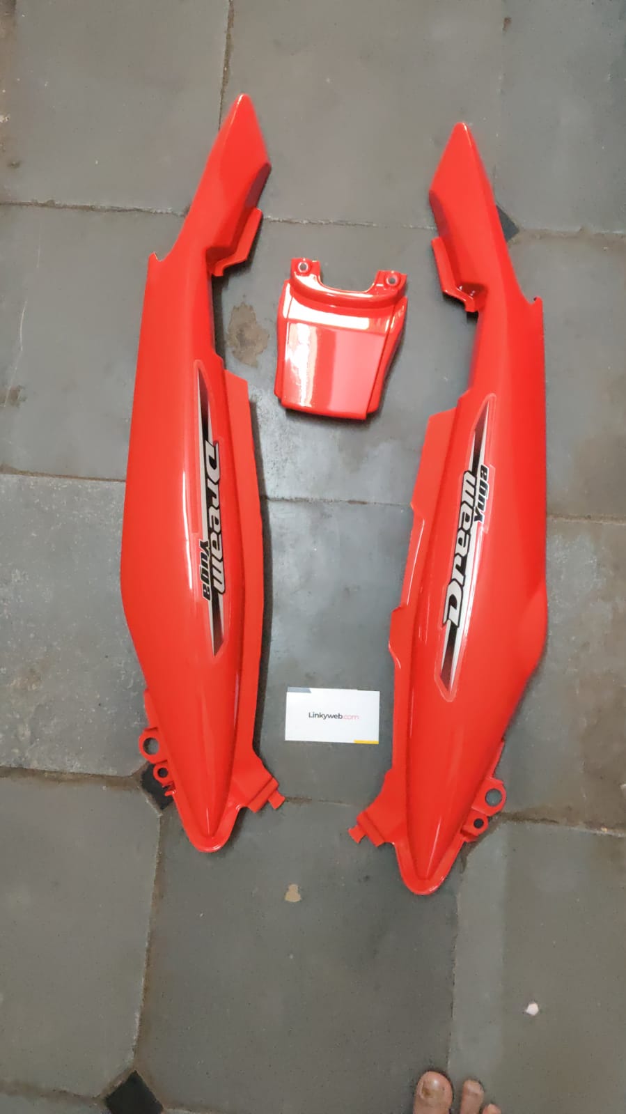Honda Dream Yuga Tail Panel Red Honda Dream Yuga Tail Panel Red
