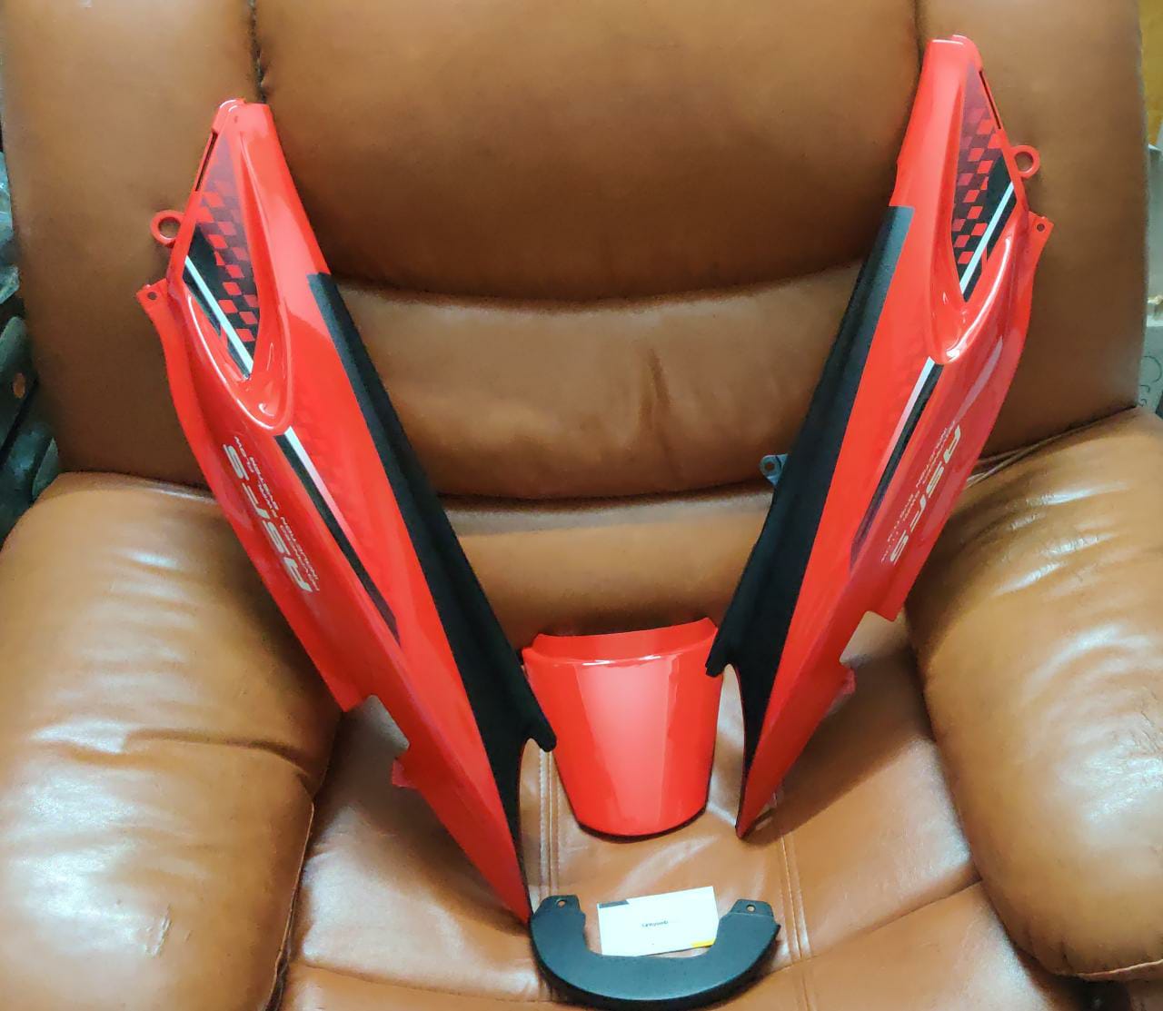 Hero Glamour Tail Panel Red Hero Glamour Tail Panel Red