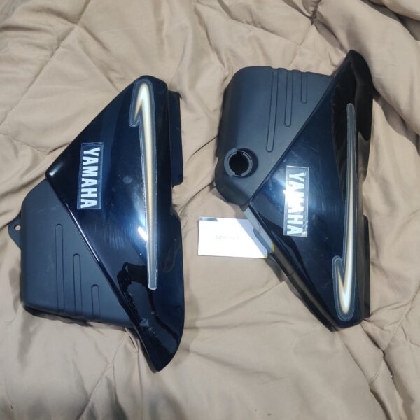 Yamaha Crux Side Panel Black